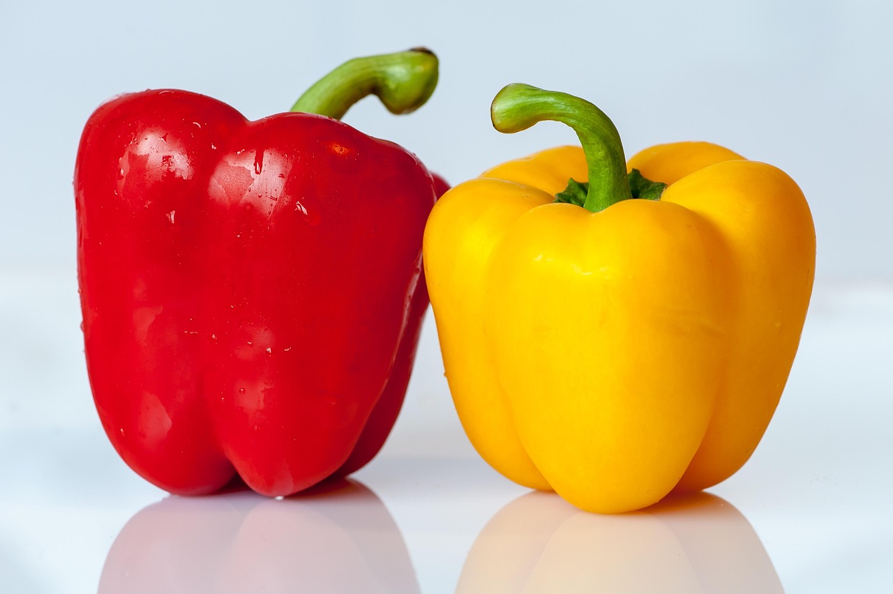 Can Chickens Eat Bell Peppers? (Yes