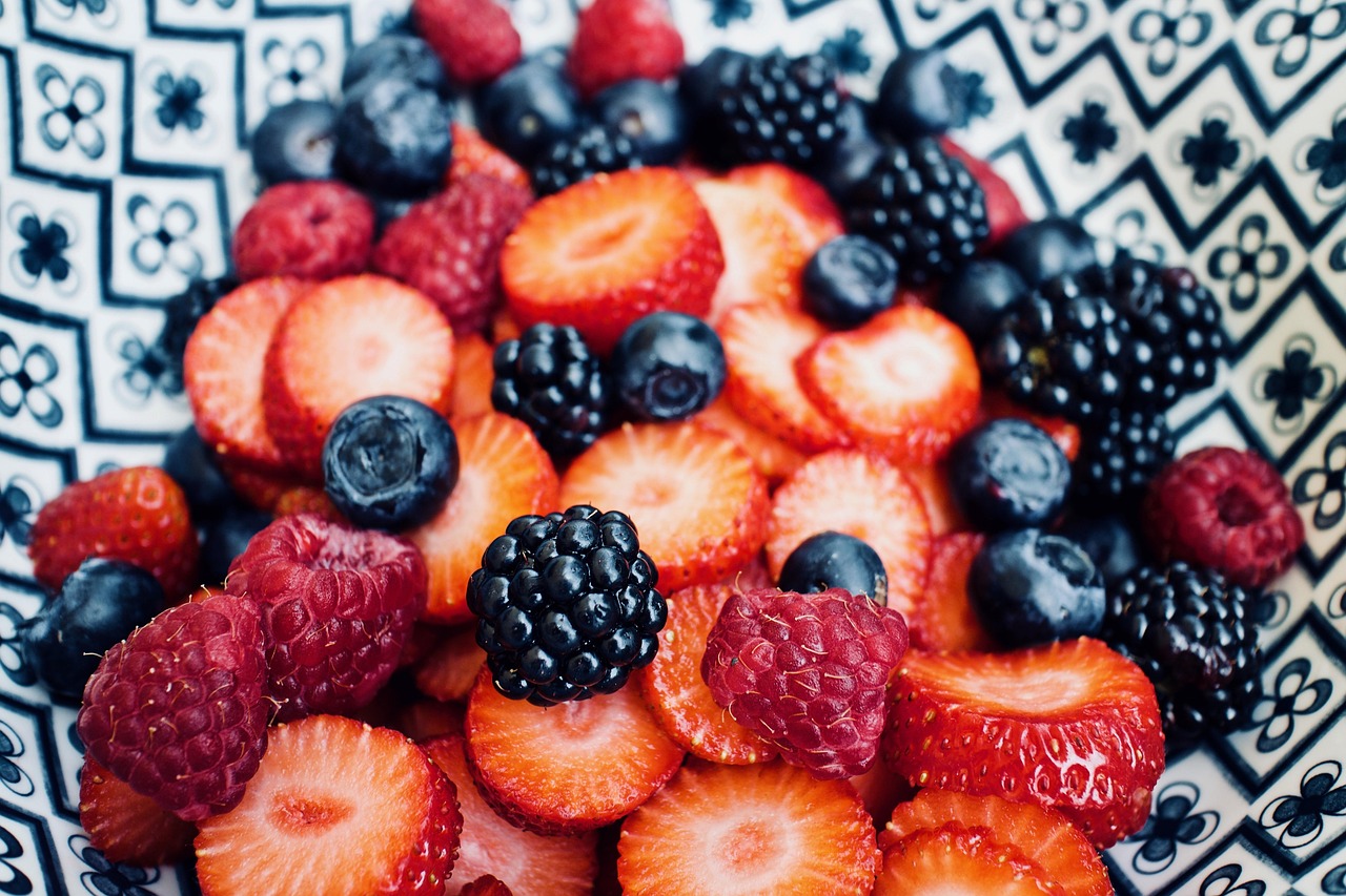 Can Chickens Eat Blueberries? Safe Feeding Guide