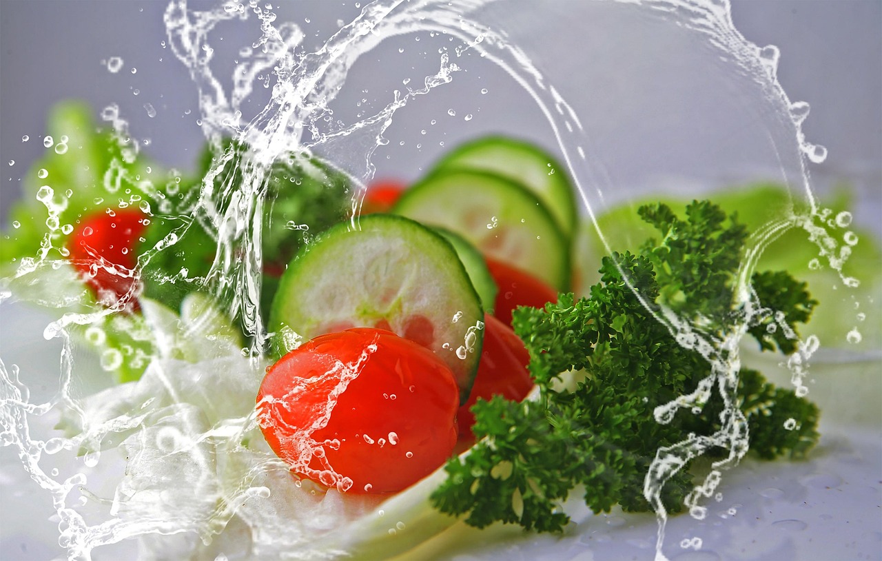Can Chickens Eat Lettuce? Which Types Are Best