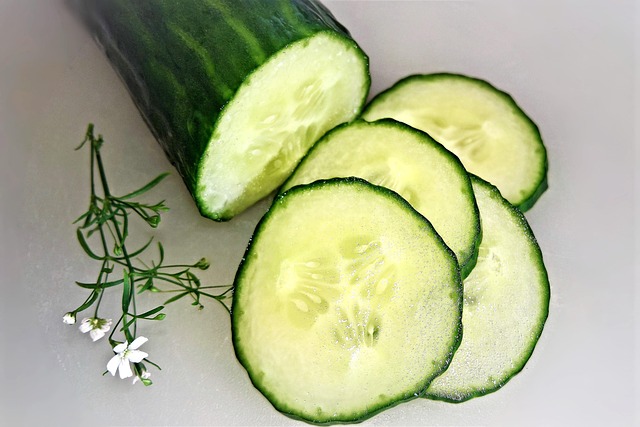 Can Budgies Eat Cucumber? (Safe) | Budgie Food List
