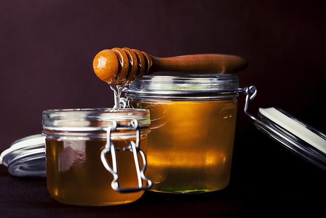 Can Budgies Eat Honey? (Never) | Budgie Food List