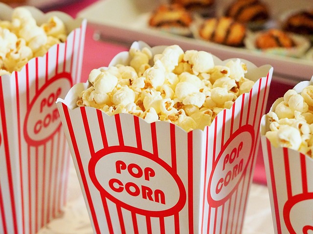 Can Budgies Eat Popcorn? (In moderation) | Budgie Food List