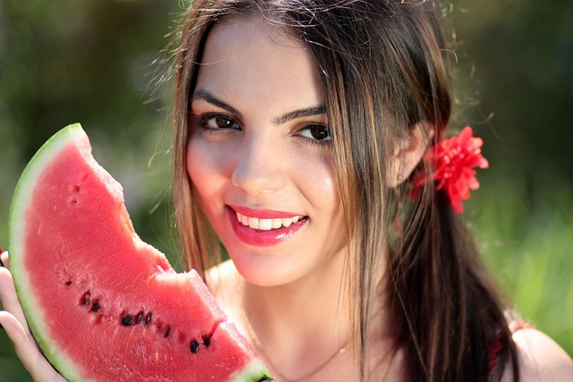 Can Budgies Eat Watermelon? (In moderation) | Budgie Food List